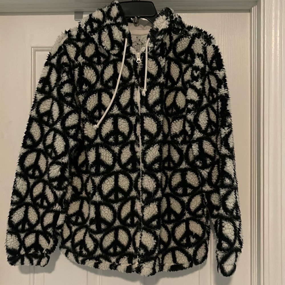 Cozy zip-up fleece Peace Sign hoodie from PACSUN